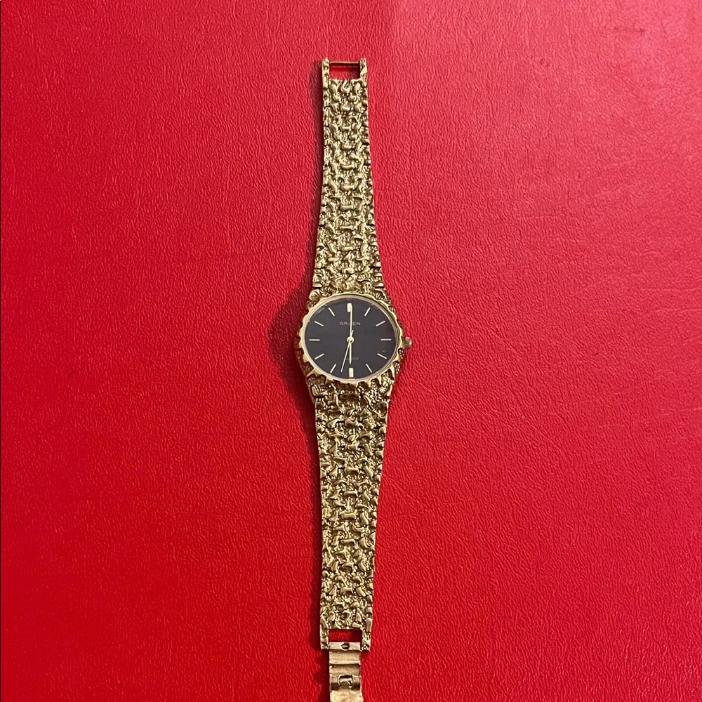 Vintage Gruen Gold-Tone Quartz Watch – Textured Bracelet, Black Dial 8.5”L